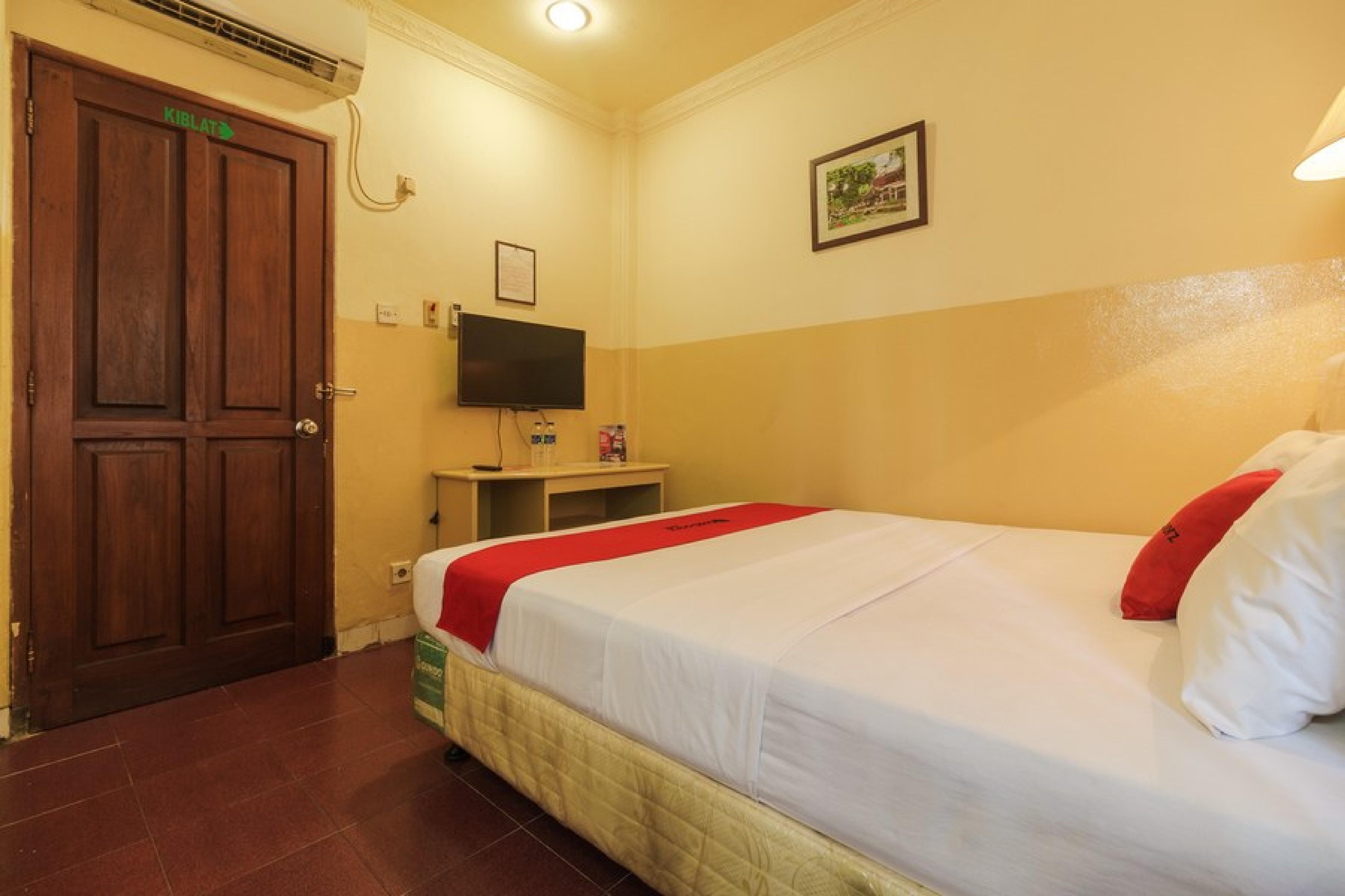 Reddoorz @ Jalan Jaksa Джакарта Экстерьер фото